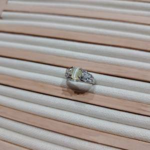 鉑金貓眼金綠寶石鑽石戒指(附証書) Pt900 Platinum Cat Eye Curysoberyl And Diamo...