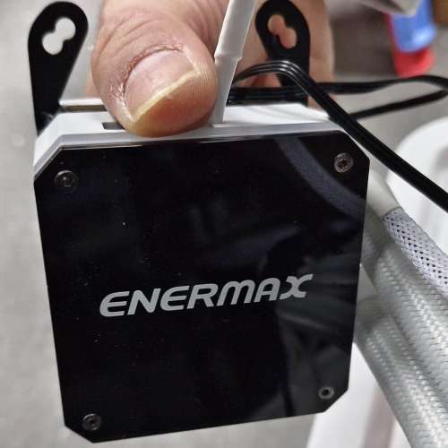 ENERMAX 雙風扇 240 水冷 只AM4 扣具