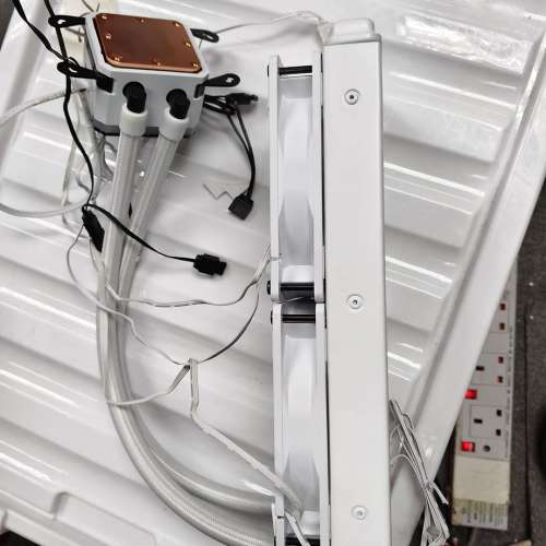 ENERMAX 雙風扇 240 水冷 只AM4 扣具