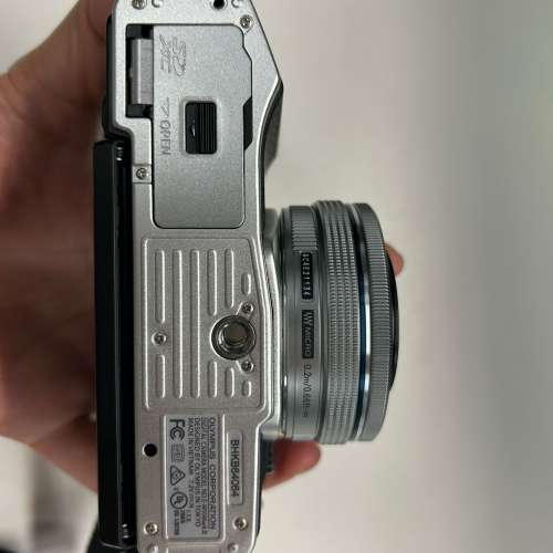 （無單無盒）Olympus OMD E-M10 Mark II連14-42mm &40-150mm