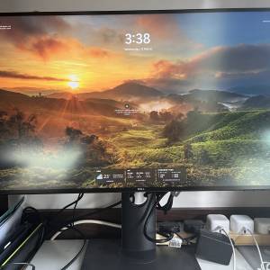 Dell U2720Q