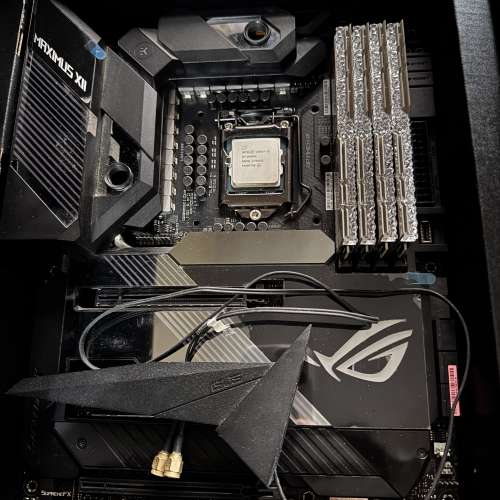 Intel 10900k +Maximus XII Formula +Gskill Royal