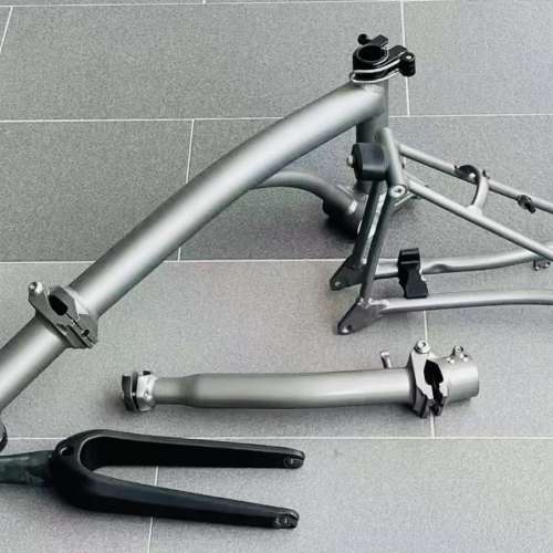 2025 國布 小布款 最新超輕鋁合金版 ACEOFFIX C5 消光黑色碳纖維前叉 折叠車 車架組