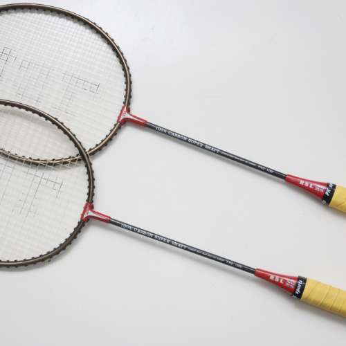 RSL 羽毛球拍 100%Carbon碳纖維制造 (圖2) 強韌、質輕，具優良控制特性