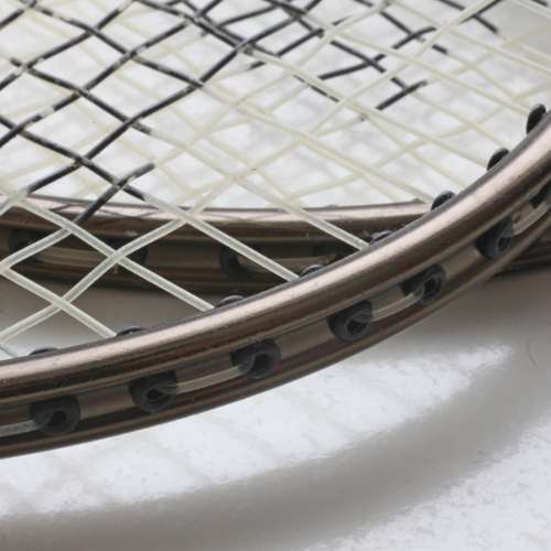 RSL 羽毛球拍 100%Carbon碳纖維制造 (圖2) 強韌、質輕，具優良控制特性