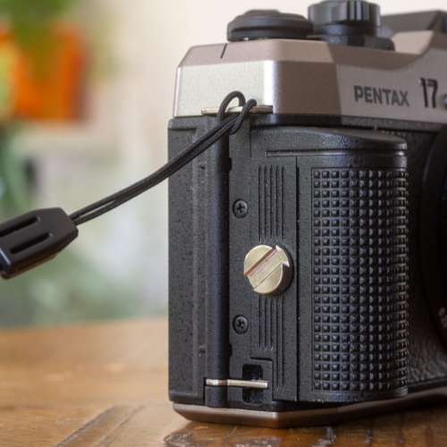 全新 Pentax 17 菲林相機