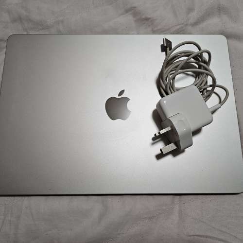 Apple Macbook Air M3 15" (星光色)