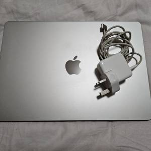 Apple Macbook Air M3 15" (星光色)