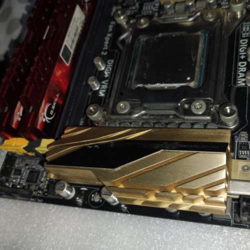 ASUS X79-DELUXE ATX 主機板 ((正版Window10Pro啟動碼)) Socket 2011