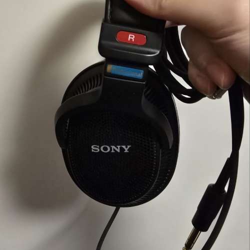 Sony MDR-MV1