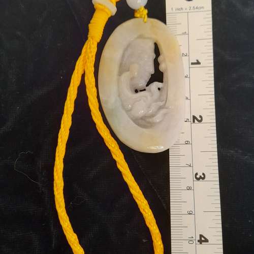 翡翠A玉，悟道手把件/吊件，約62x38x7mm.冰種略帶淺黃色調，好工，款式獨特，佩帶及...