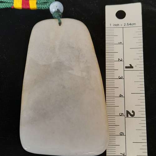 翡翠A玉，鳳手把件/吊件，約72x42x16mm.略帶淺黃色調，鳳是祥瑞化身，佩帶及收藏佳...