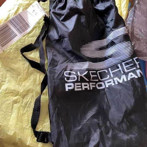 索帶背囊全新 , 長19吋，闊17吋 , Drawstring backpack ( new )