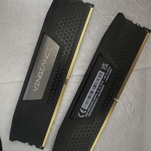 Corsair VENGEANCE DDR5 32GB  (16GB x 2) 6400MHz CL32 -  AMD EXPO
