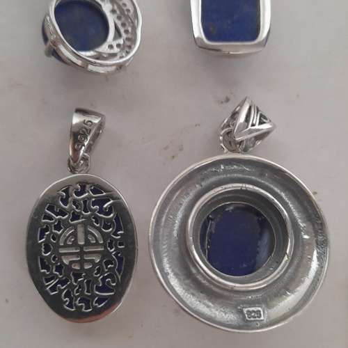 一手四隻青金寶石鑲嵌純銀吊墜，共售680元 ，單一隻二百五十元，每款加送廿四寸不銹...