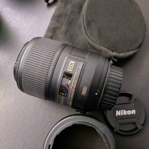 Nikon DX AF-S85mm/f3.5G ED VR MICRO LENS
