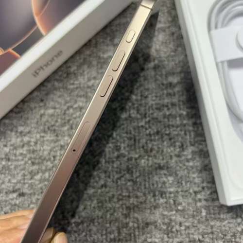 Apple iPhone 16 Pro Max 256G 香港行貨苹果保養到2025年10月6日  電池100% 全套有...