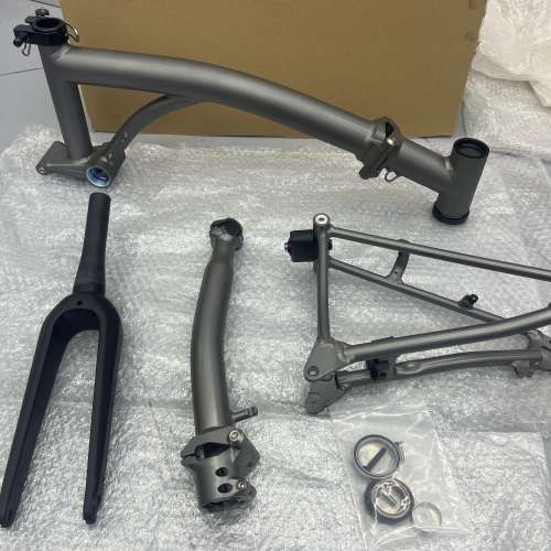 2025 國布 小布款 最新超輕鋁合金版 ACEOFFIX C5 消光黑色碳纖維前叉 折叠車 車架組