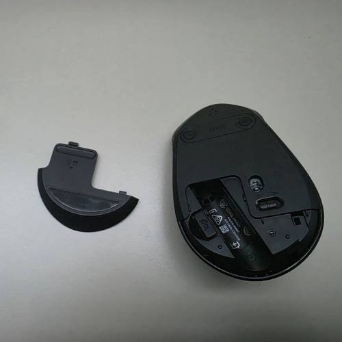 Logitech M331 無線滑鼠