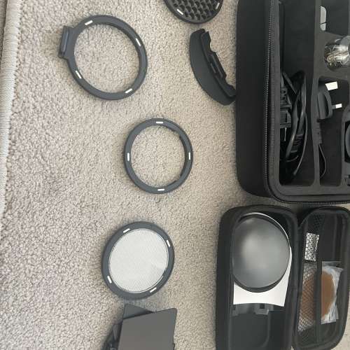 神牛Godox AD200 配件 ：原裝電 + AK-R1 + 原裝盒＋燈座＋燈膽