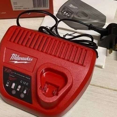 (全新) Milwaukee 電鑽 , 鋰電池 , 充電器