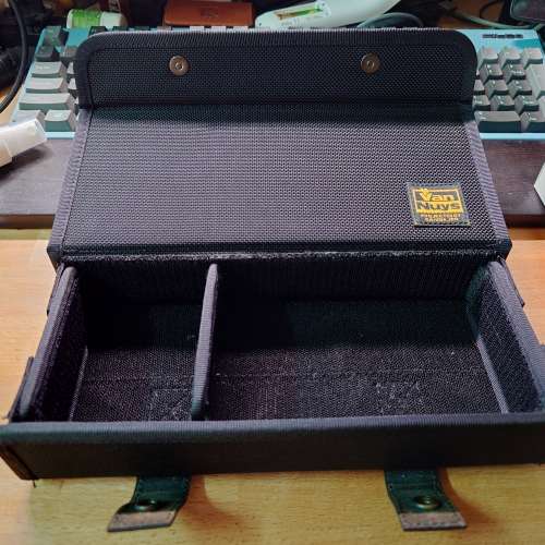 放 90%新 VanNuys - D314 多用途耳機盒 (附隔板) 兩格 Earphone Case