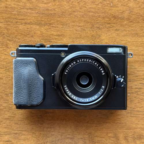 Fujifilm X70