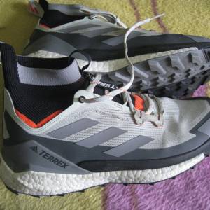 Adidas Terrex Free Hiker 2.0 爬山鞋