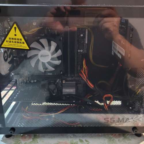 文書電腦 :i5-7500 / 16GB / 256GB SSD / 15.6L MATX 機箱