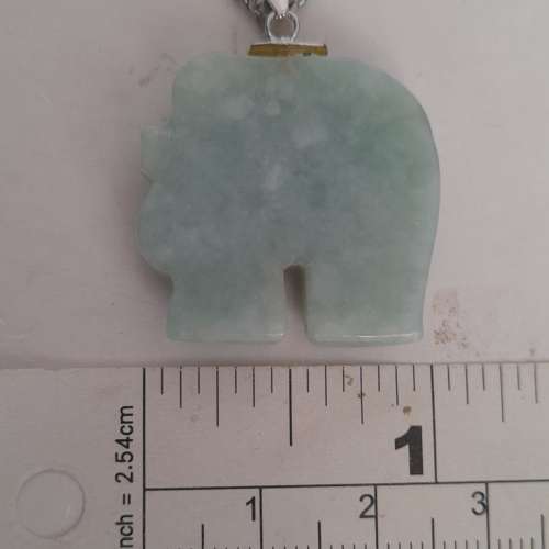 翡翠A玉純銀大象吊墜，約一寸，純銀扣，配上24寸不鏽鋼頸鏈。no.23.3.25