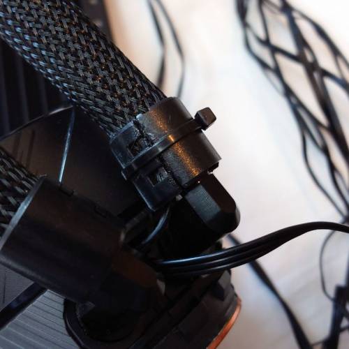 Gigabyte Aorus Waterforce X 360 AIO 水冷