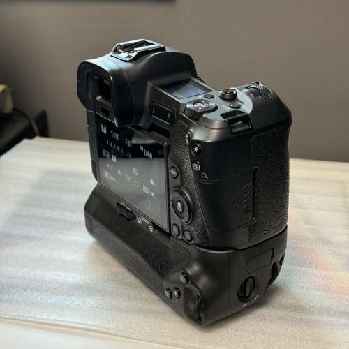 EOS-R Body 連 BG-E22 直倒
