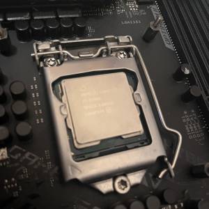 Intel i7-9700k + ROG Strix gaming Z390-E + Corsair 16G ram (8gb x2)