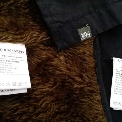 90% 新 izzue IZ-X04-ARMY 男裝黑色有帽厚褸 L 碼