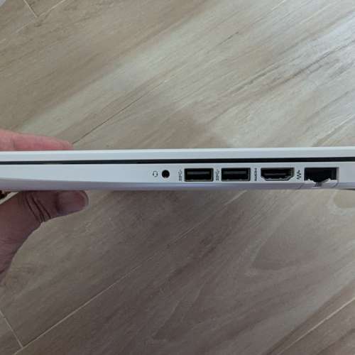 HP 14s-cf2005TU 白色輕薄筆記型電腦 - 二手極新，高效時尚