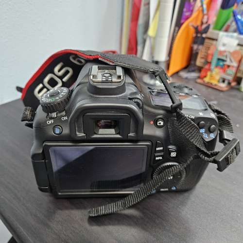 Canon EOS 60d + efs 18-200鏡