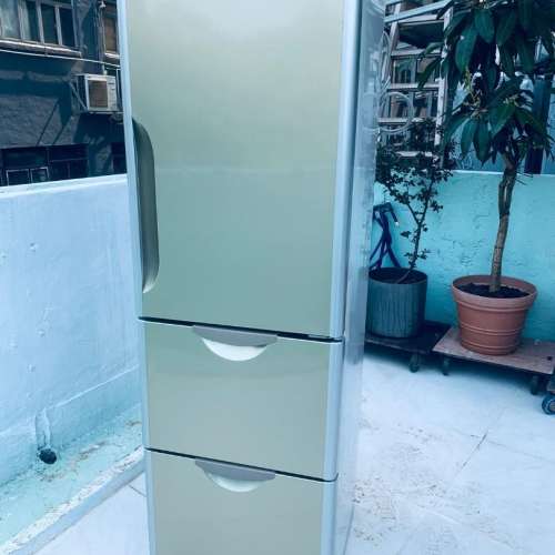 雪櫃 三門日立香檳金色