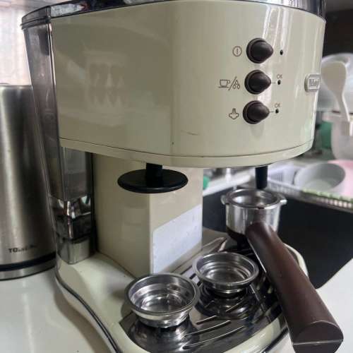 Delonghi 半自動 咖啡機