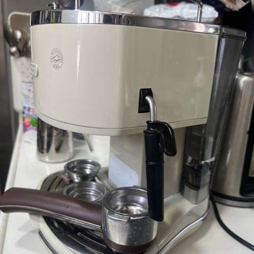 Delonghi 半自動 咖啡機