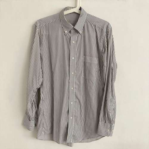 男裝二手恤衫：Uniqlo Men Shirt 深灰白色直間恤衫中碼 Size M（包平郵）