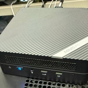 MINISFORUM UM580D 迷你主機
