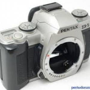 pentax zx5  菲林相機, 90%新,不包電 閃光燈要人手打開,其它正常