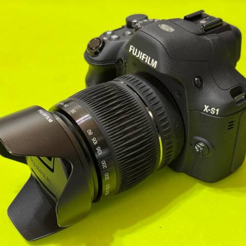 Fujifilm X-S1