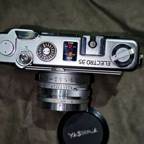 Yashica Electro 35 系列中配備 雅西卡  45/1.7 Yashinon DX 鏡頭 45mm