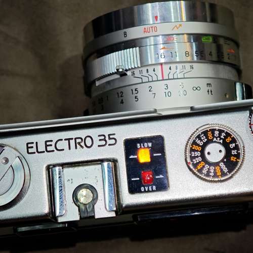 Yashica Electro 35 系列中配備 雅西卡  45/1.7 Yashinon DX 鏡頭 45mm