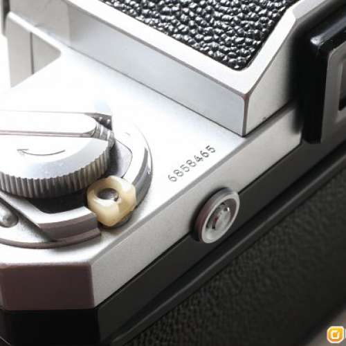 Nikon F .........................機械菲林機的霸者     連極罕有電木機蓋及軟水牛...