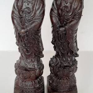 清理存貨買一送一。沉香木觀音高約九吋，原價三百九十元，現清貨買一送一兩個共售三...