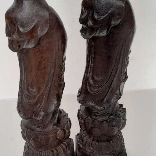 清理存貨買一送一。沉香木觀音高約九吋，原價三百九十元，現清貨買一送一兩個共售三...