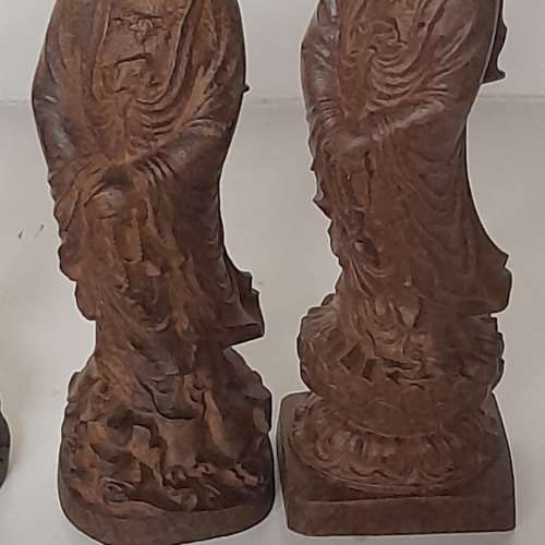 清理存貨買一送一。沉香木觀音高約6吋，原價300元，現清貨買一送一兩個共售300元.買...