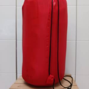 紅色睡袋 red sleeping bag